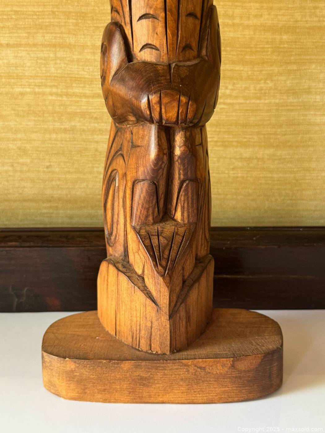 Vintage Haida hand-carved wood totem pole | Maxsold