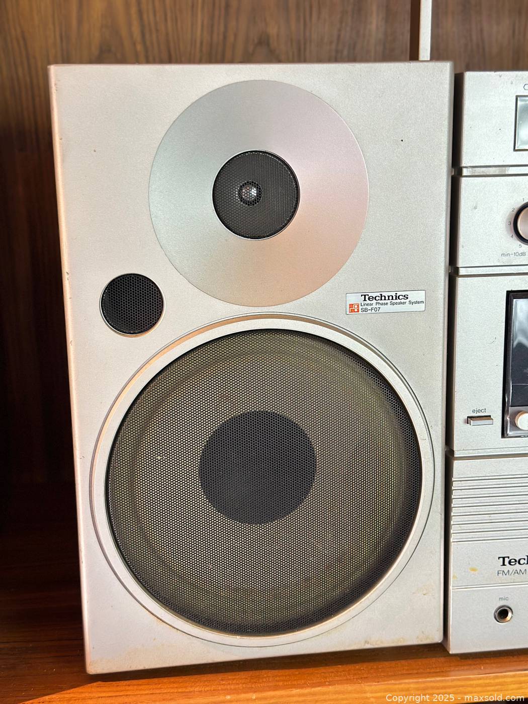 Vintage 1980s Technics SA-C07 AM/FM Cassette Stereo System with SB