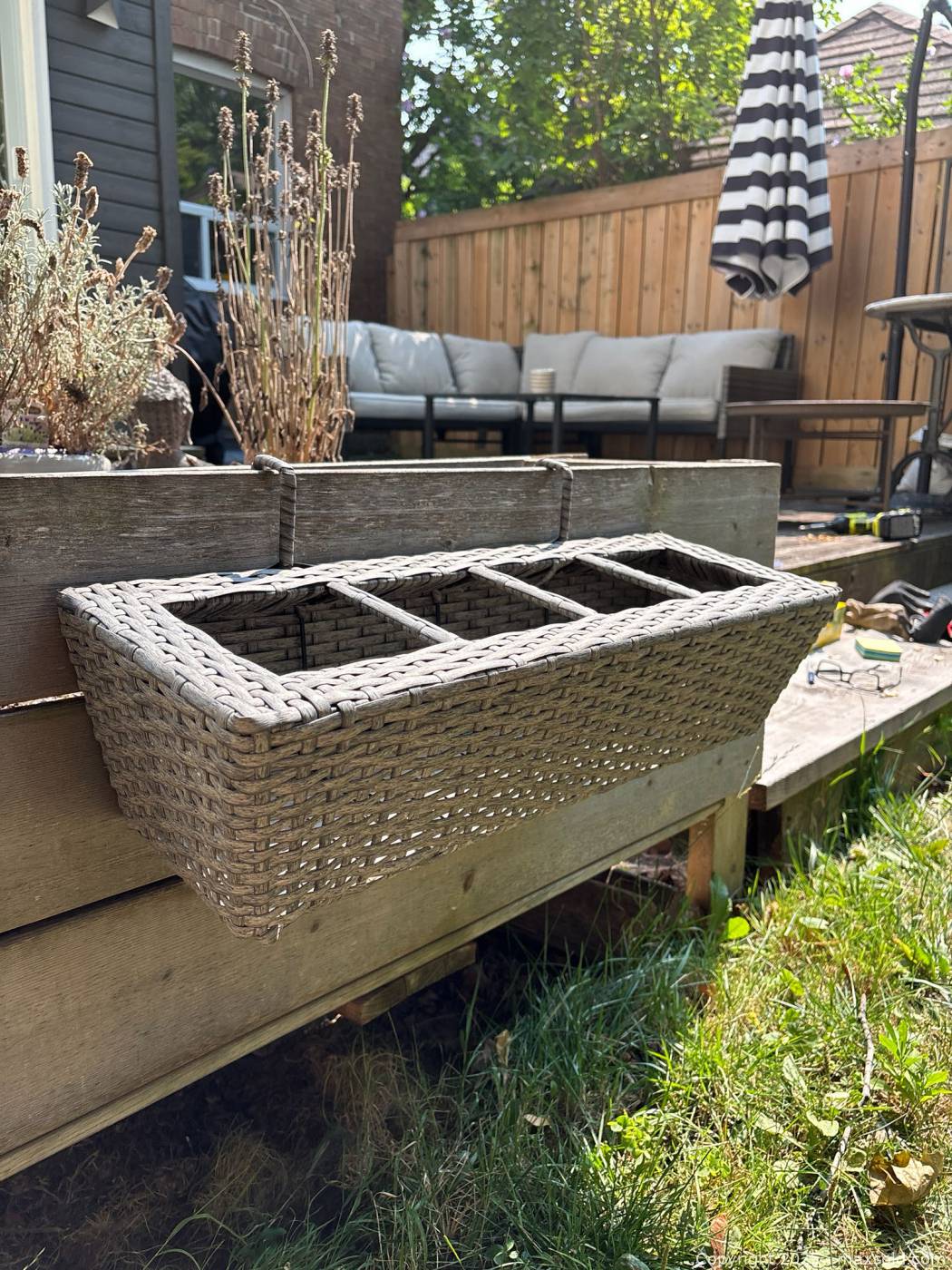 Resin wicker railing hanging planter | Maxsold