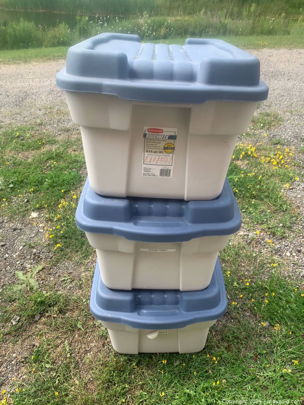 Rubbermaid Roughneck 16 gal storage totes | Maxsold