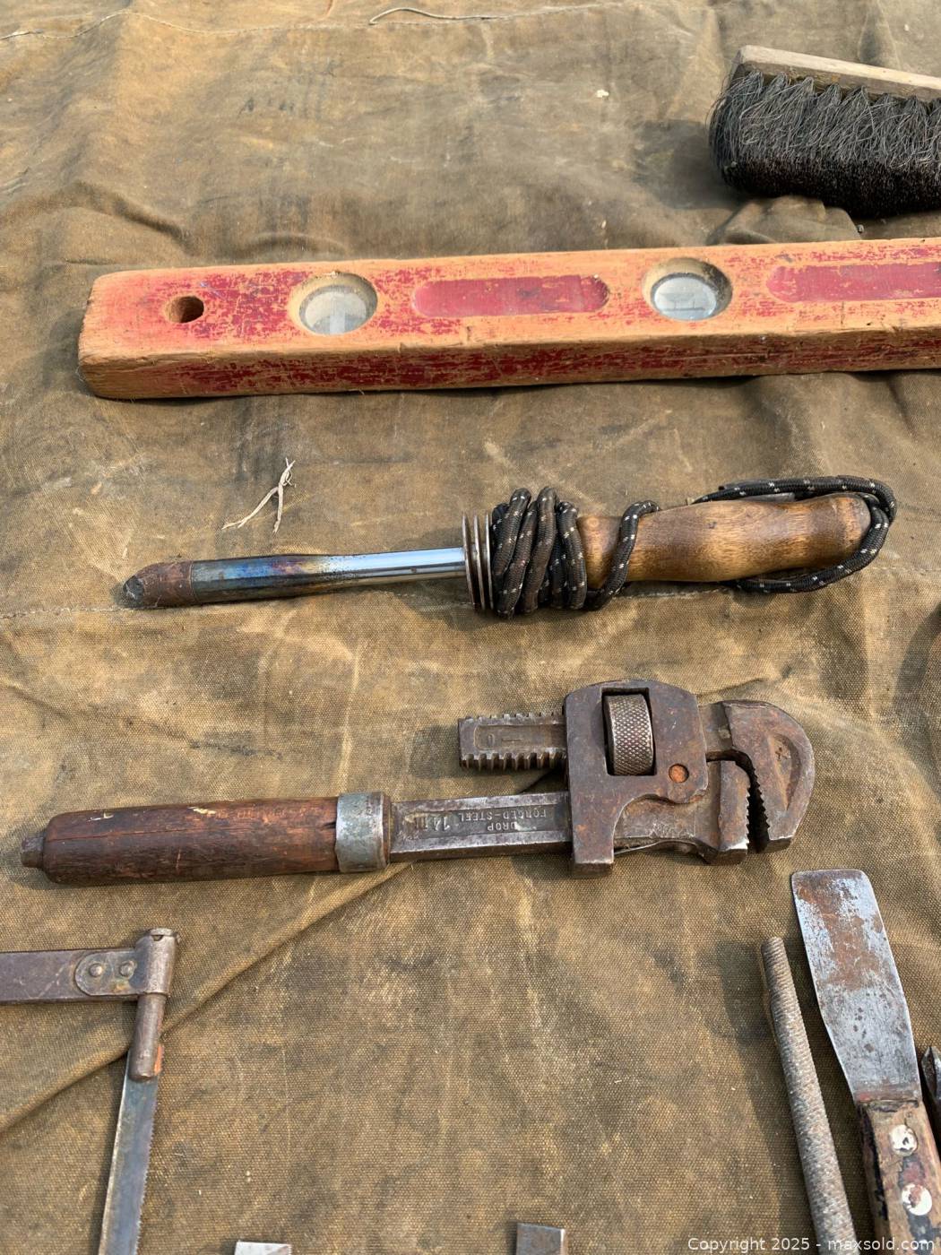 44-Piece Vintage Wood-Handled Hand Tools | Maxsold