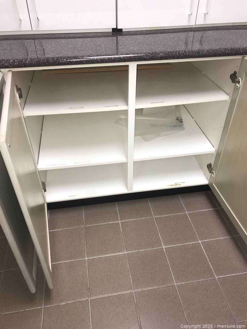 Run of Base Cabinets With Laminate Countertop 125.25 in L | Maxsold