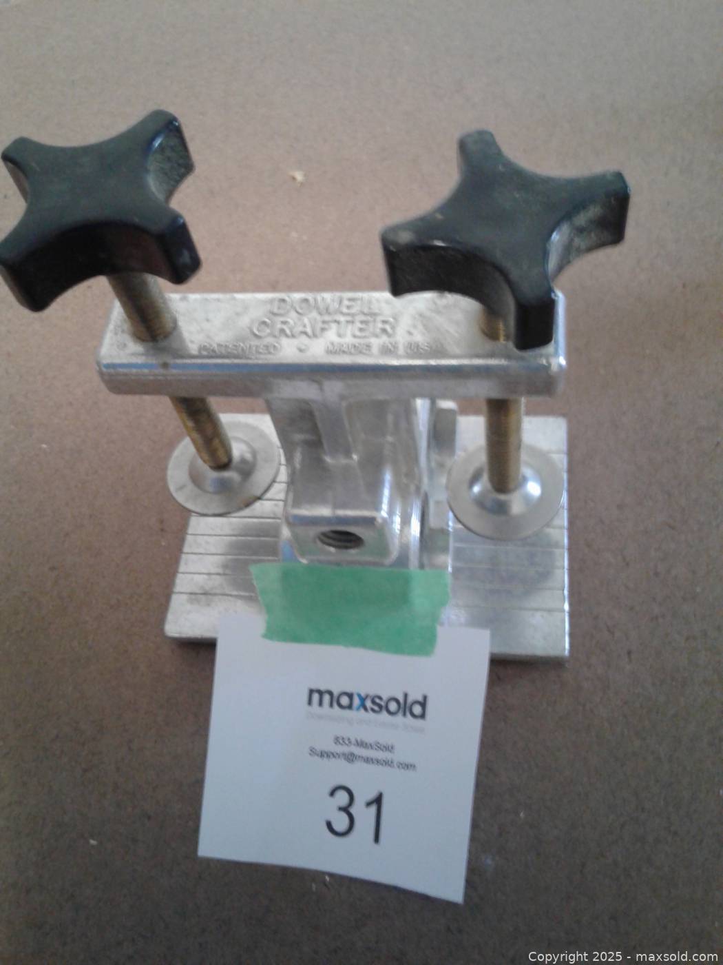 Dowel Crafter edge-to-edge board clamp | Maxsold