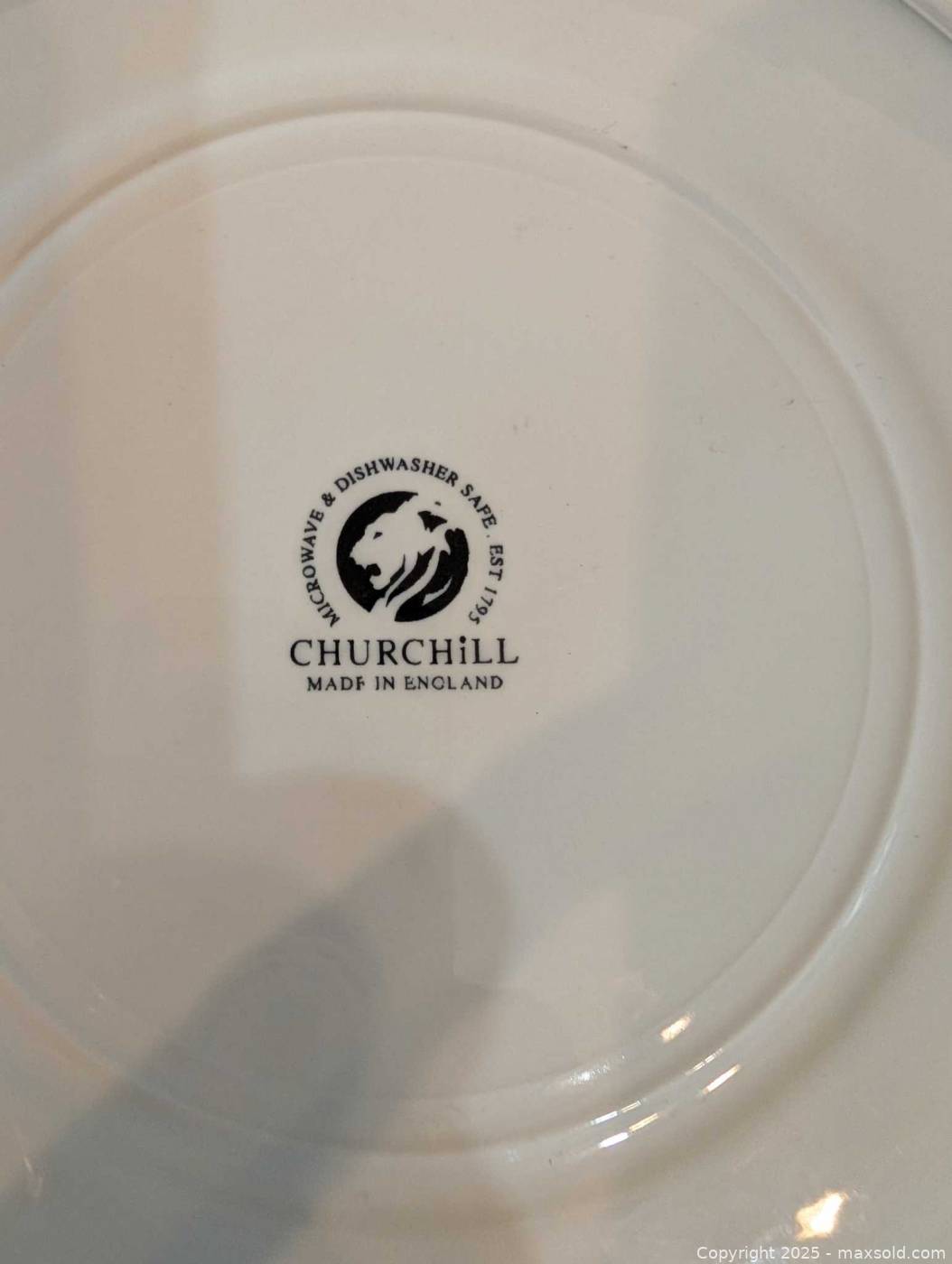 Churchill blue willow dinner plates 9 | Maxsold