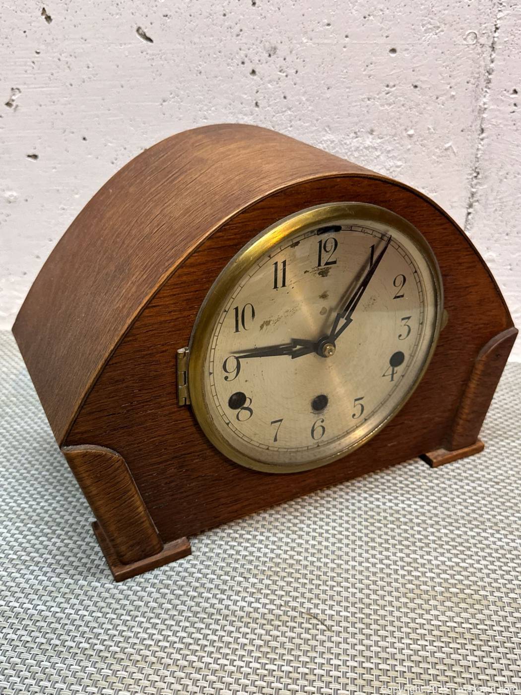 Vintage Mechanical Mantel Clock | Maxsold