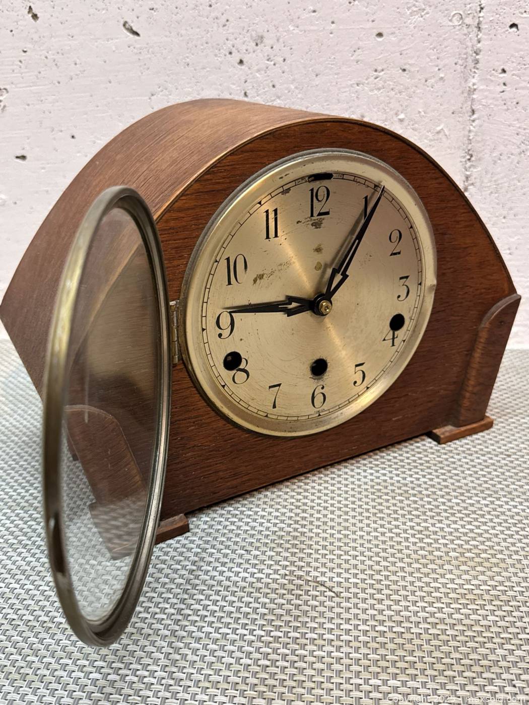 Vintage Mechanical Mantel Clock | Maxsold