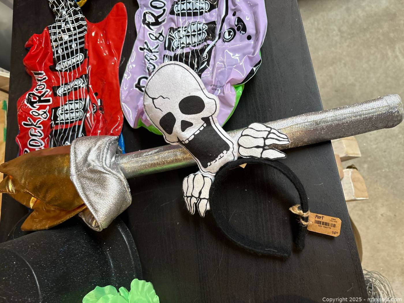 Assorted photo booth props and inflatables | Maxsold