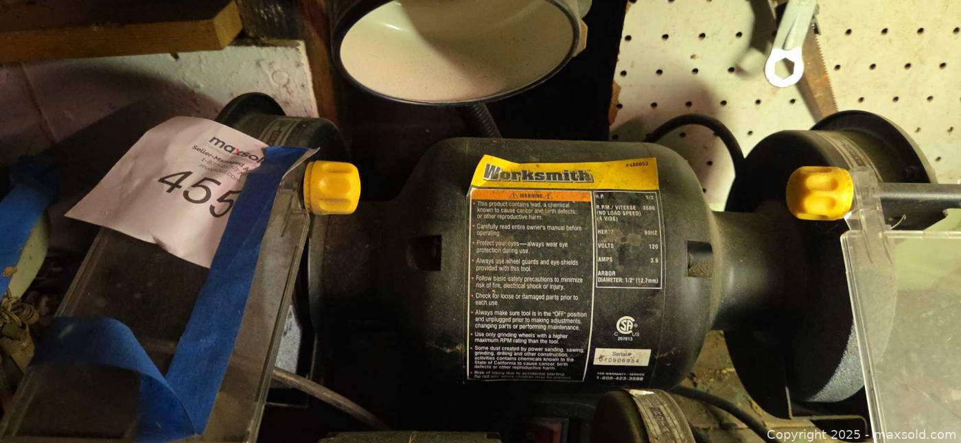 Wilmar BG-5 and Worksmith 120V dual bench grinders | Maxsold