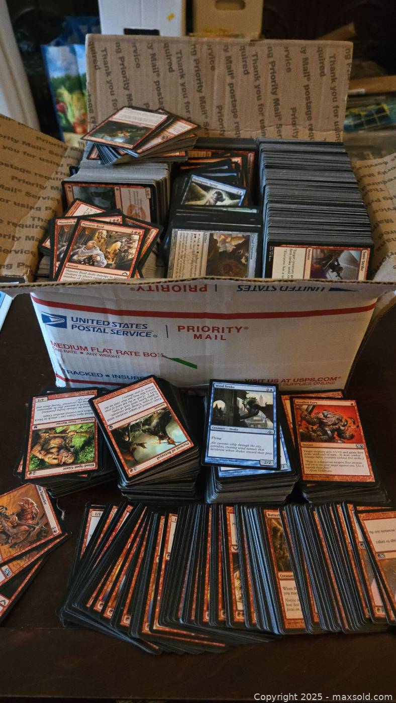 Large Magic: The Gathering card lot | Maxsold