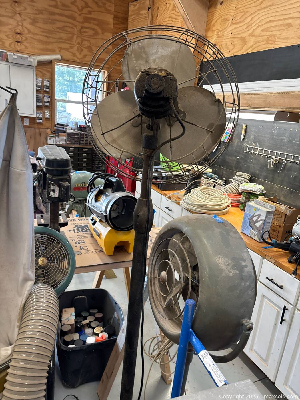 Industrial shop fans, 3 pieces | Maxsold