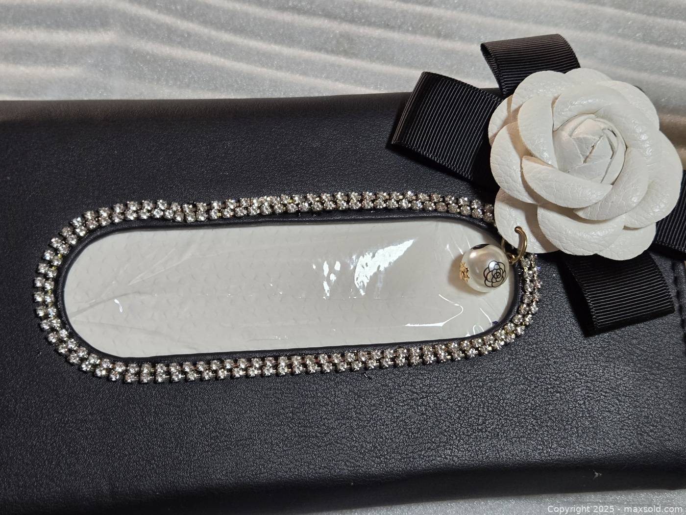 Nature's Truth mini diffuser and car tissue holder | Maxsold