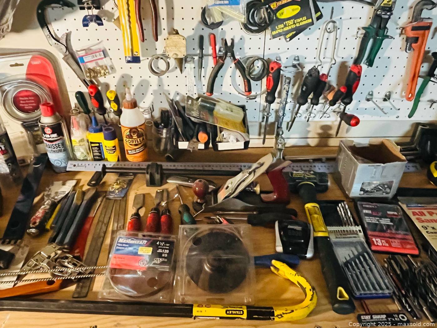 Basic Assorted Hand Tools Assorted hand tools, hardware, storage 100+ pcs | Maxsold