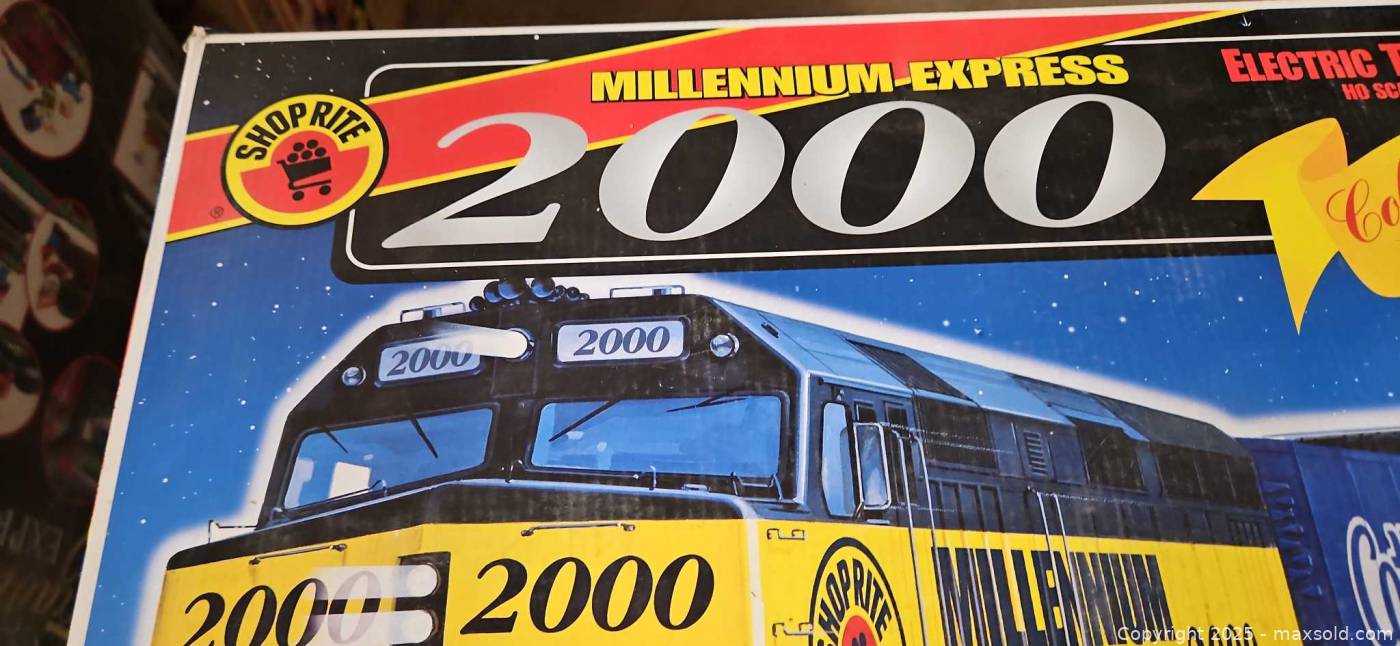 Millenium Express Train ShopRite Millennium Express 2000 HO scale electric train set | Maxsold