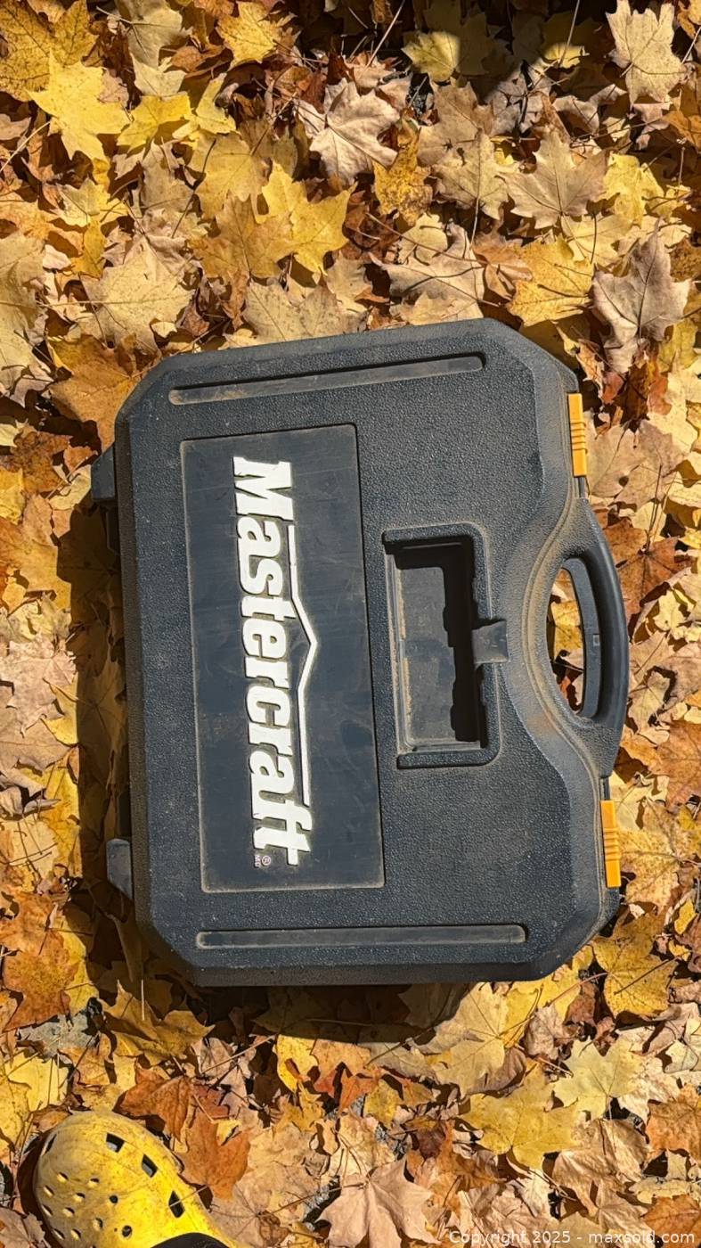 Mastercraft Compact Router Mastercraft router with attachments | Maxsold