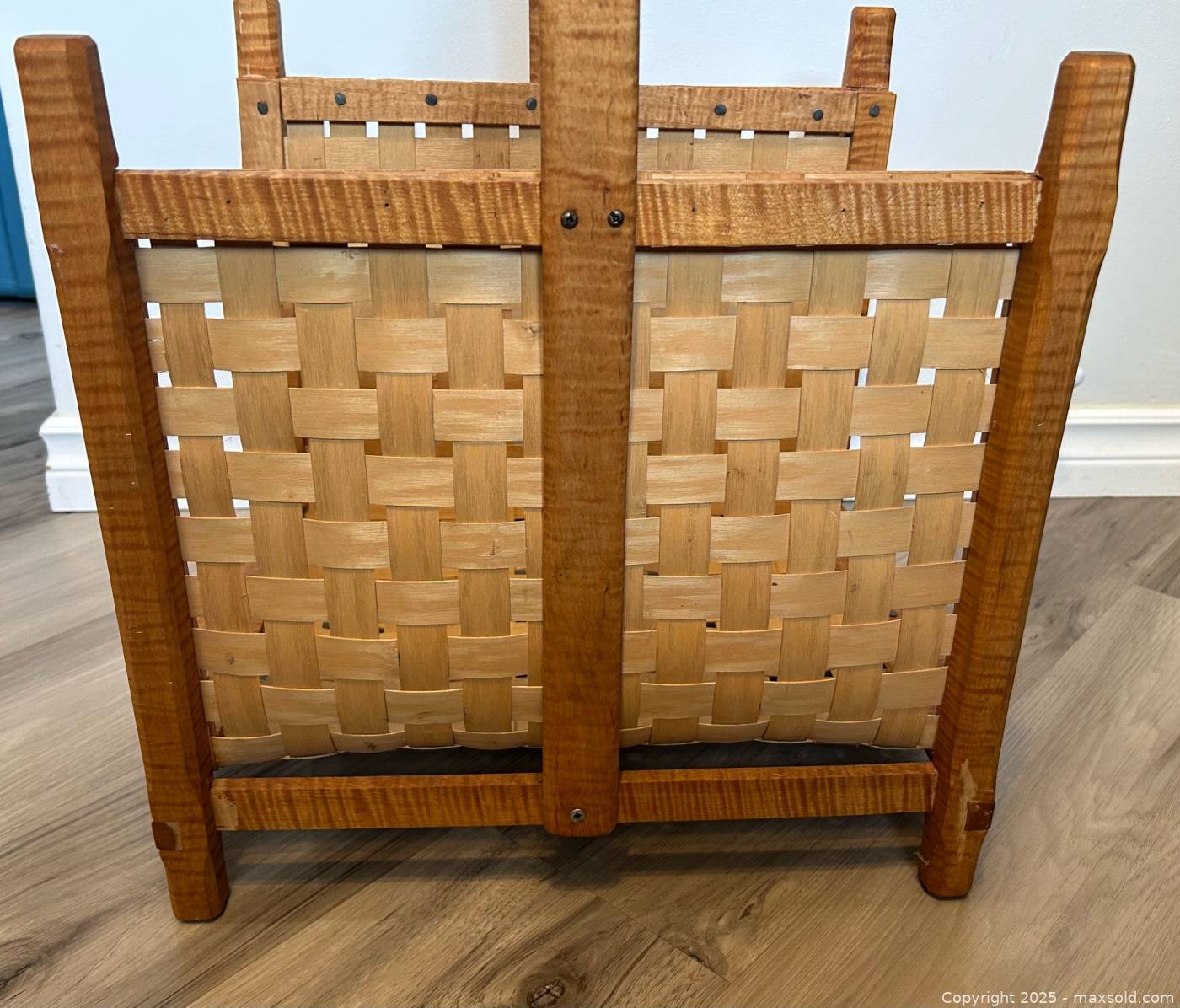 Wooden Basket Weave Magazine Rack With Handle | Maxsold
