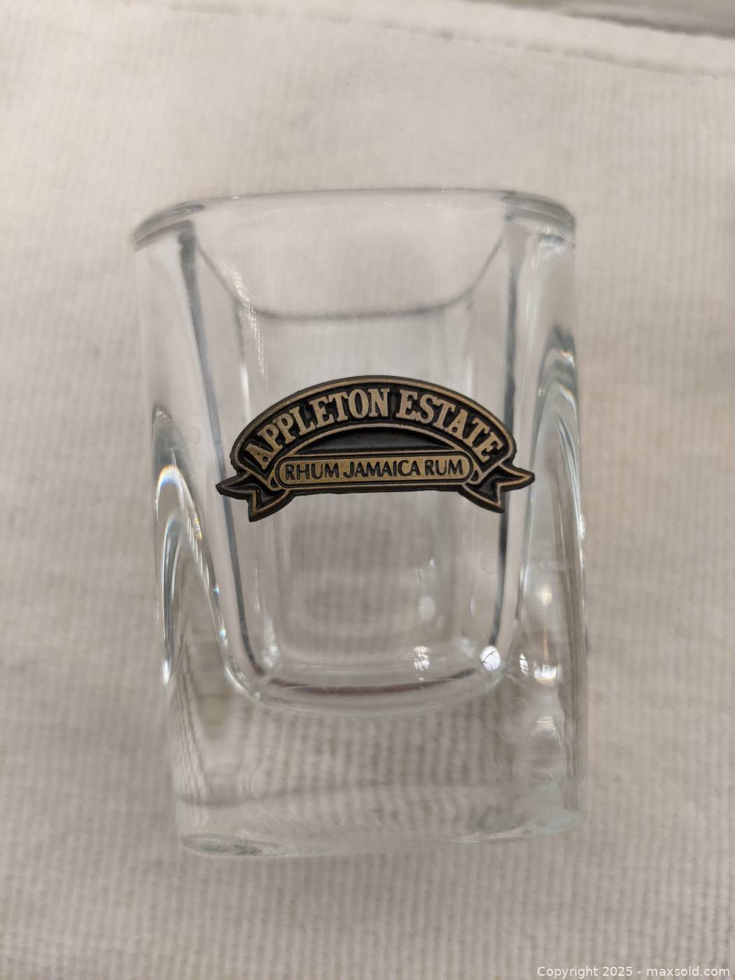 Half Rum Appleton Estate Rhum Jamaica Rum shot glasses, pair | Maxsold