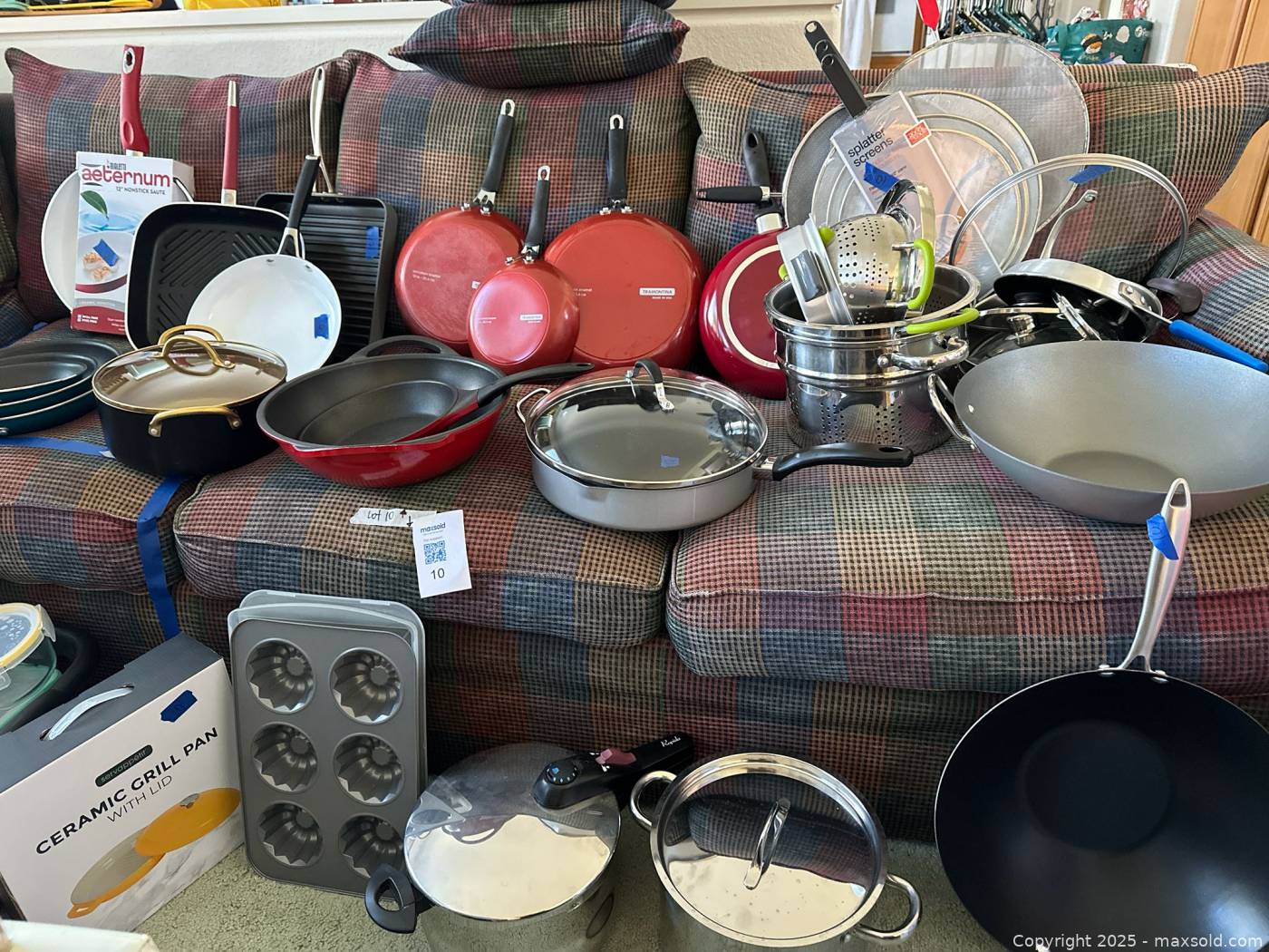 Mixed Cookware And Bakeware Lot, 30–35 Pieces | Maxsold