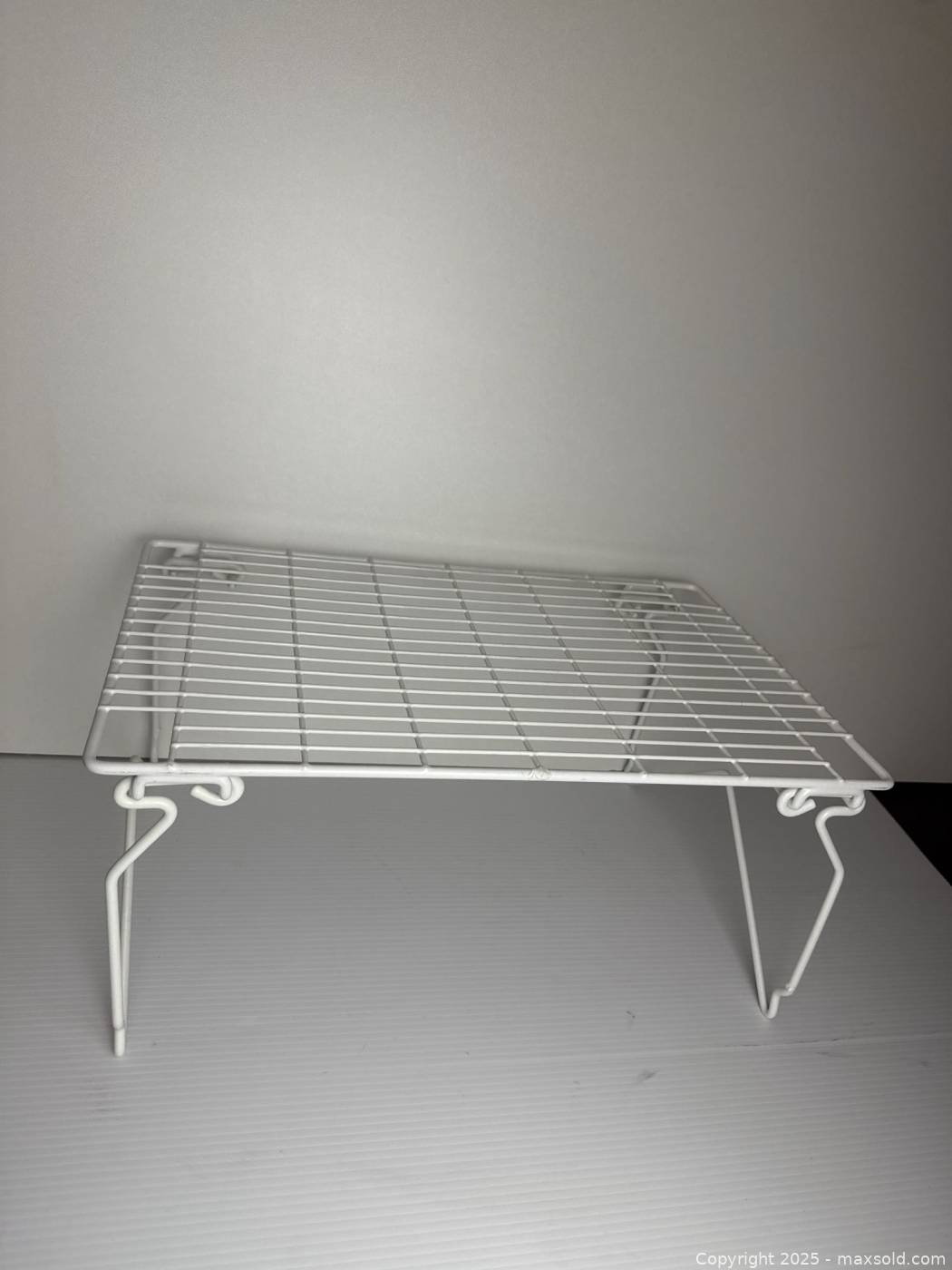 White Metal Wire Shelf Riser | Maxsold