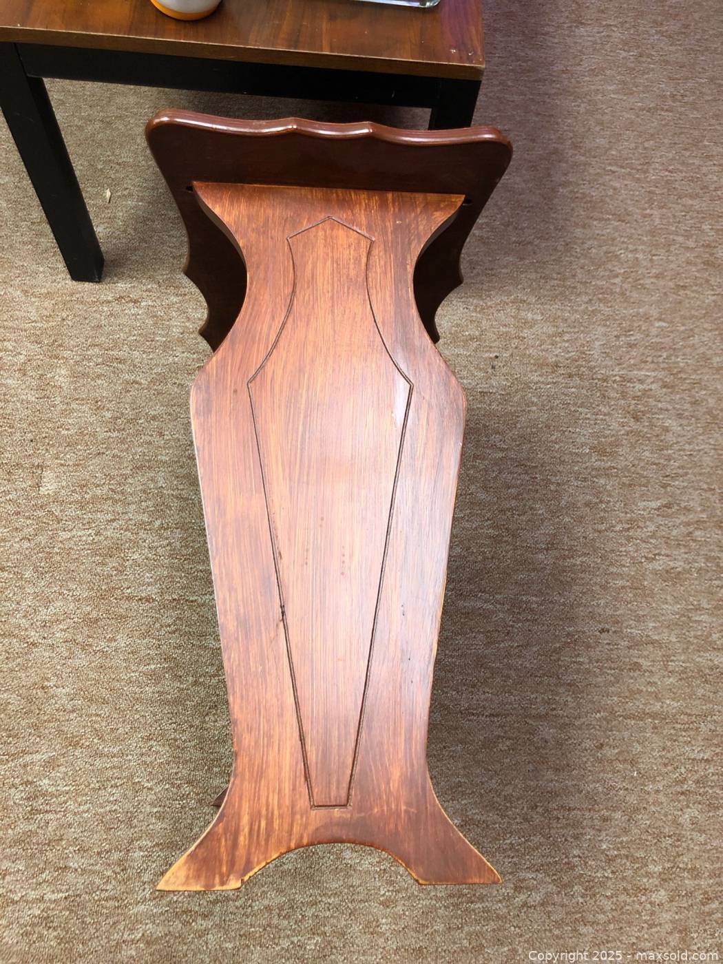 Wood side table with magazine rack | Maxsold