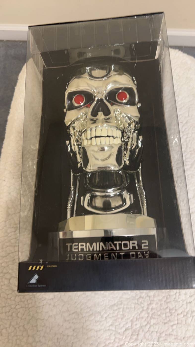 Terminator 2 Judgment Day Limited Edition Collector's Set with T-800 ...