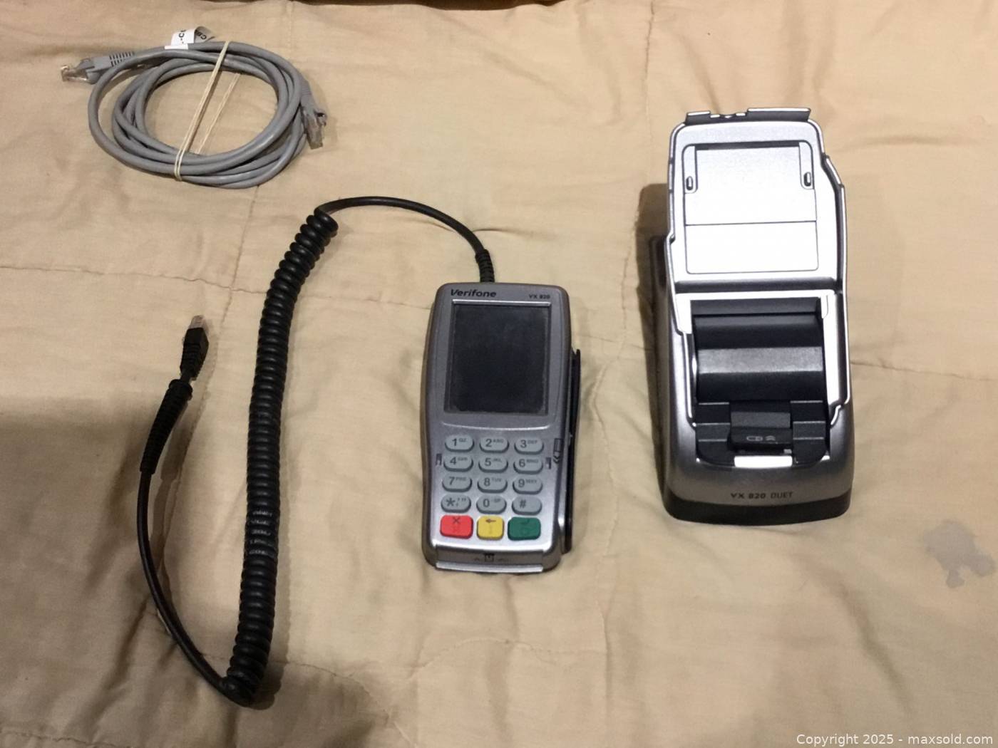 Verifone VX820 Duet payment terminal system | Maxsold