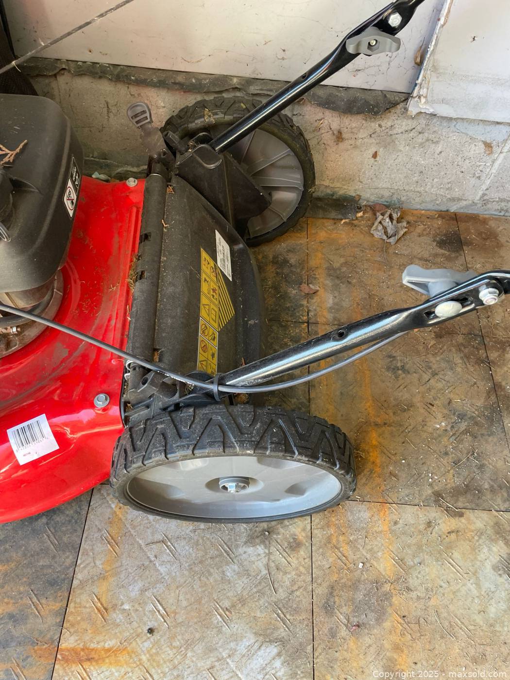 Craftsman gas lawn mower Honda GCV160 | Maxsold