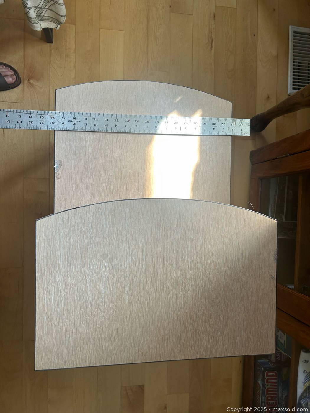 Mid-Century Modern two-tier step end table | Maxsold