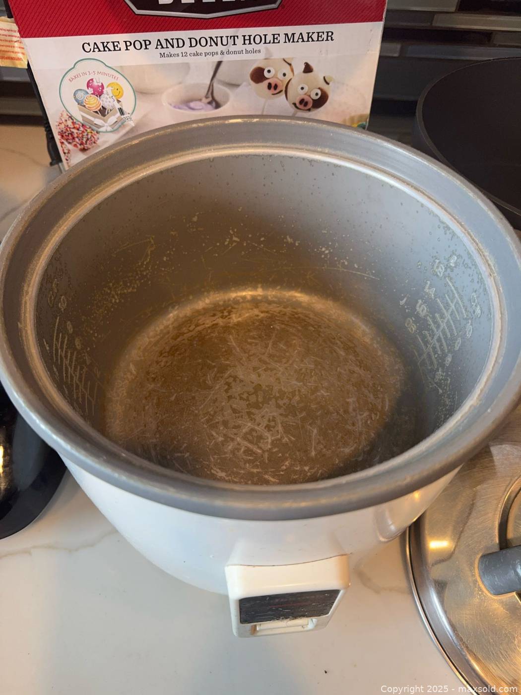 Pop Rice Cooker Blender, Rice Cooker, Multi-Cooker, Cake Pop Maker | Maxsold