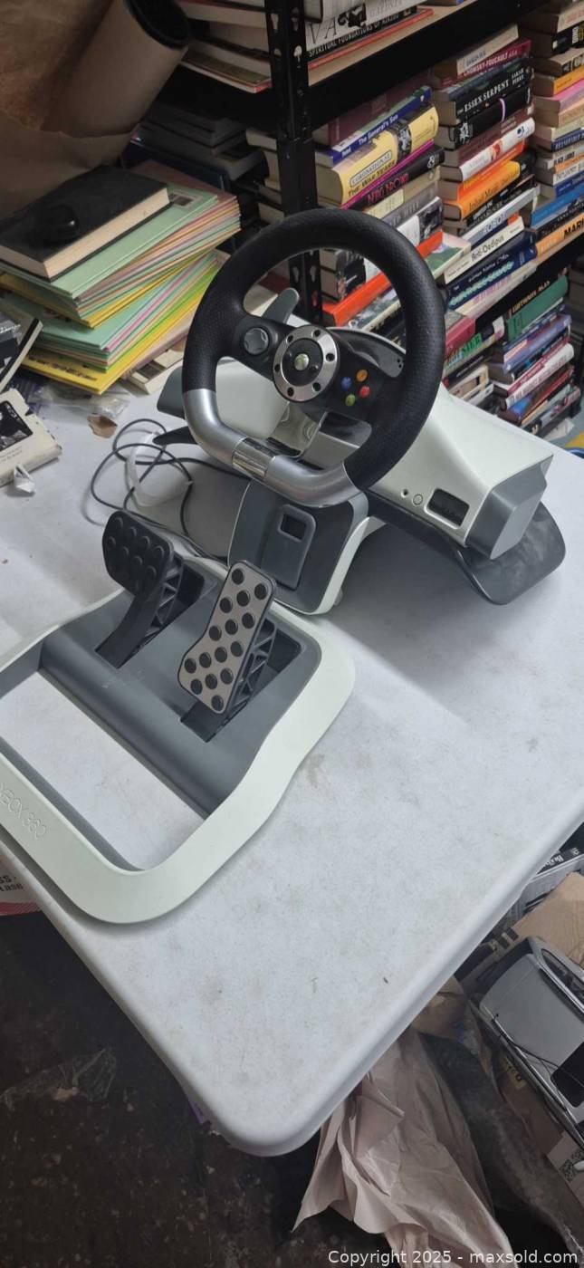 Microsoft Xbox 360 wireless racing wheel and pedal set Maxsold