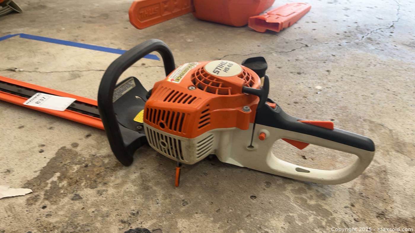 Stihl HS 45 gasoline hedge trimmer | Maxsold