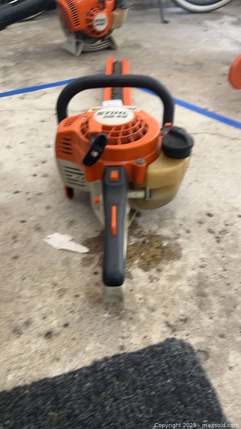 Stihl HS 45 gasoline hedge trimmer | Maxsold