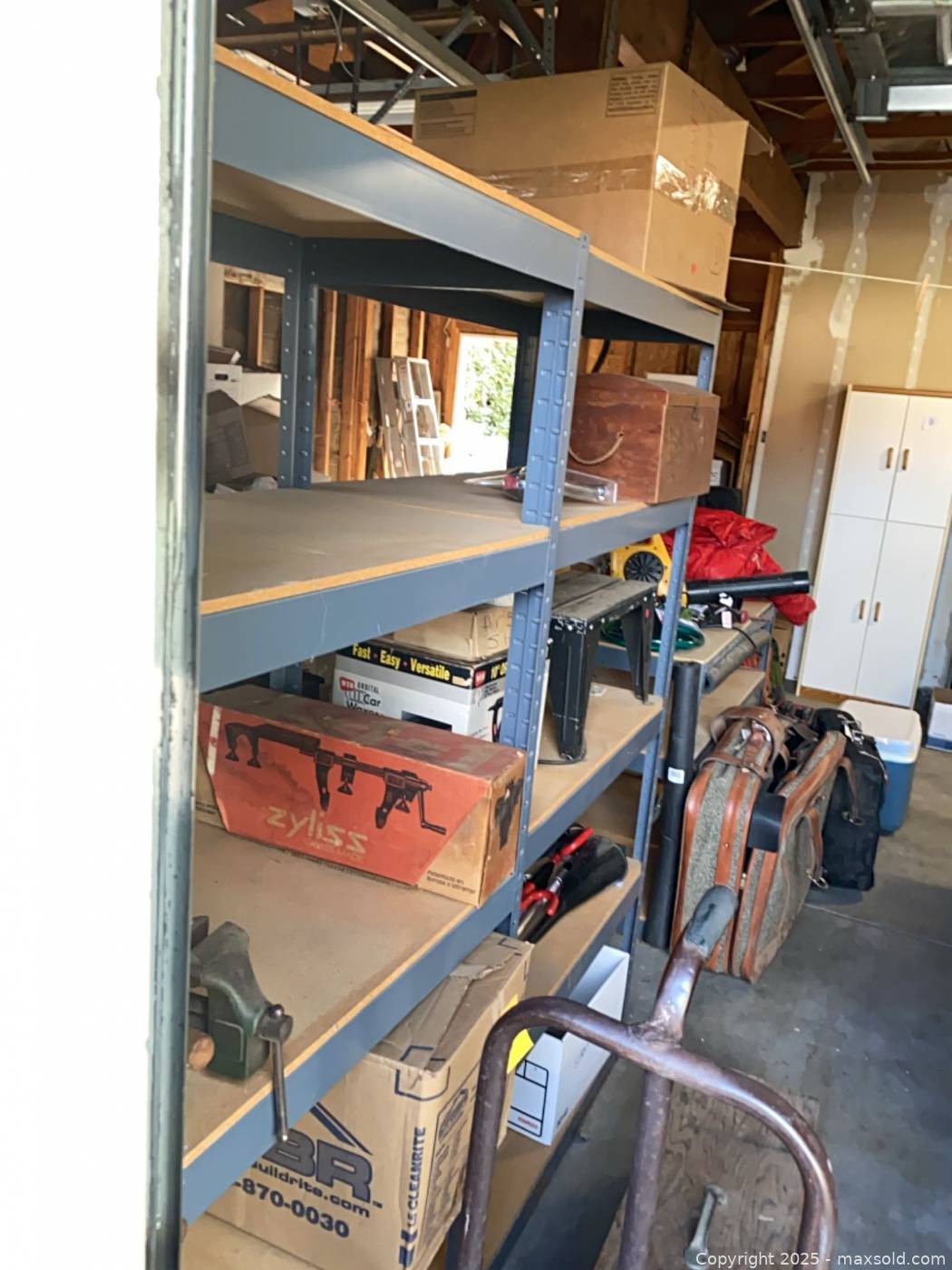 8 Metal Frame Storage Racks | Maxsold
