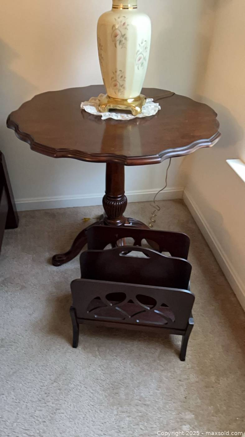 Dark wood pedestal side table and magazine rack | Maxsold