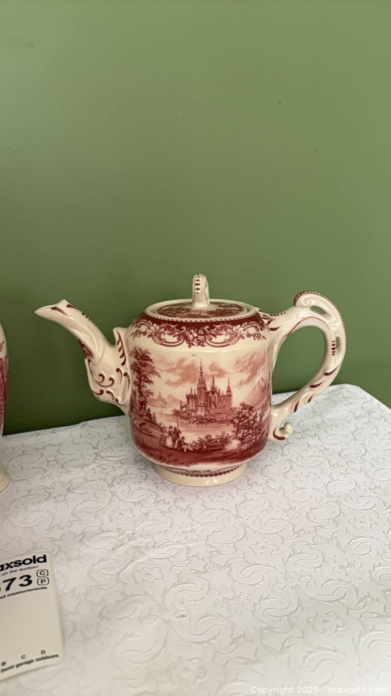 Red and white transferware dishes | Maxsold
