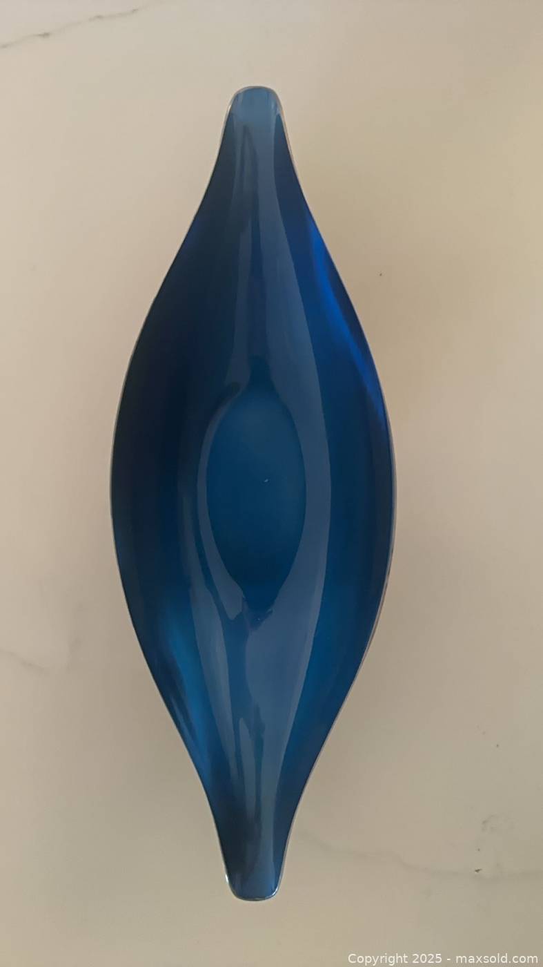 Wallace 9022 Leaf-Shaped Footed Bowl | Maxsold