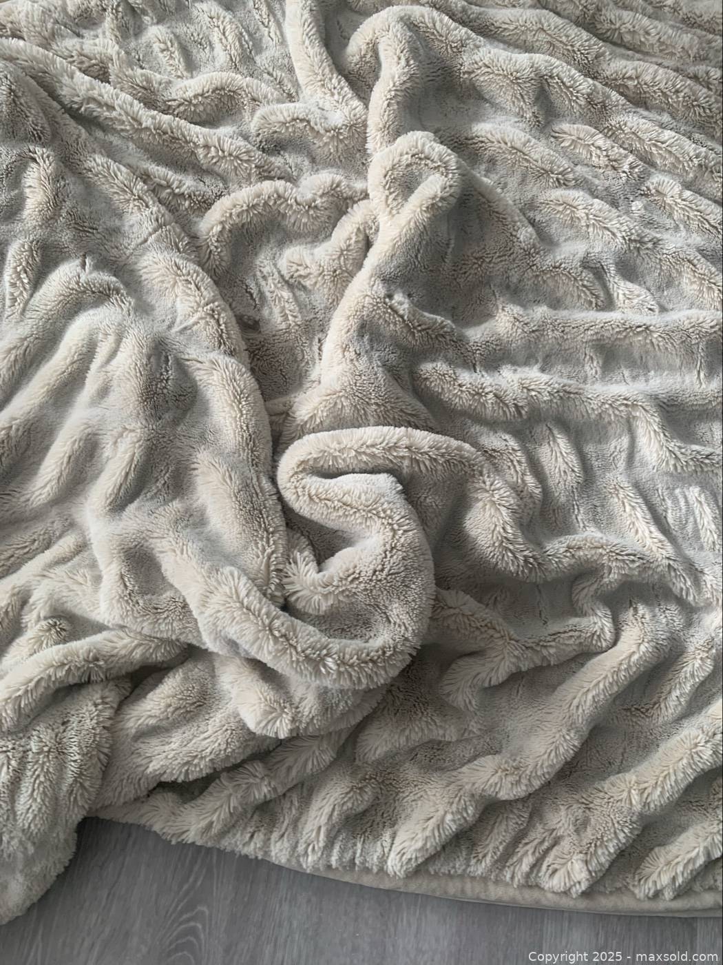 Pottery Barn Faux Fur Ruched Throw | Maxsold