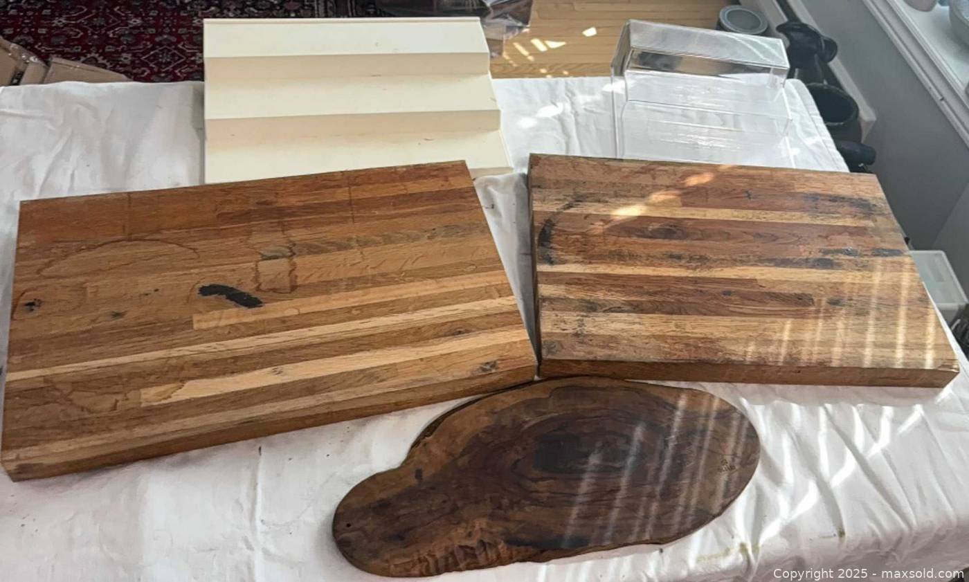 Butcher block cutting boards, Olivia serving board, spice risers | Maxsold