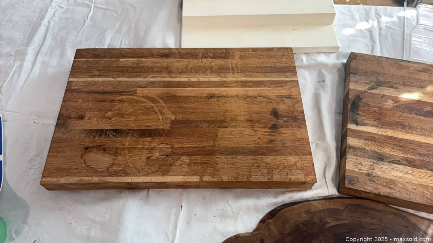 Butcher block cutting boards, Olivia serving board, spice risers | Maxsold