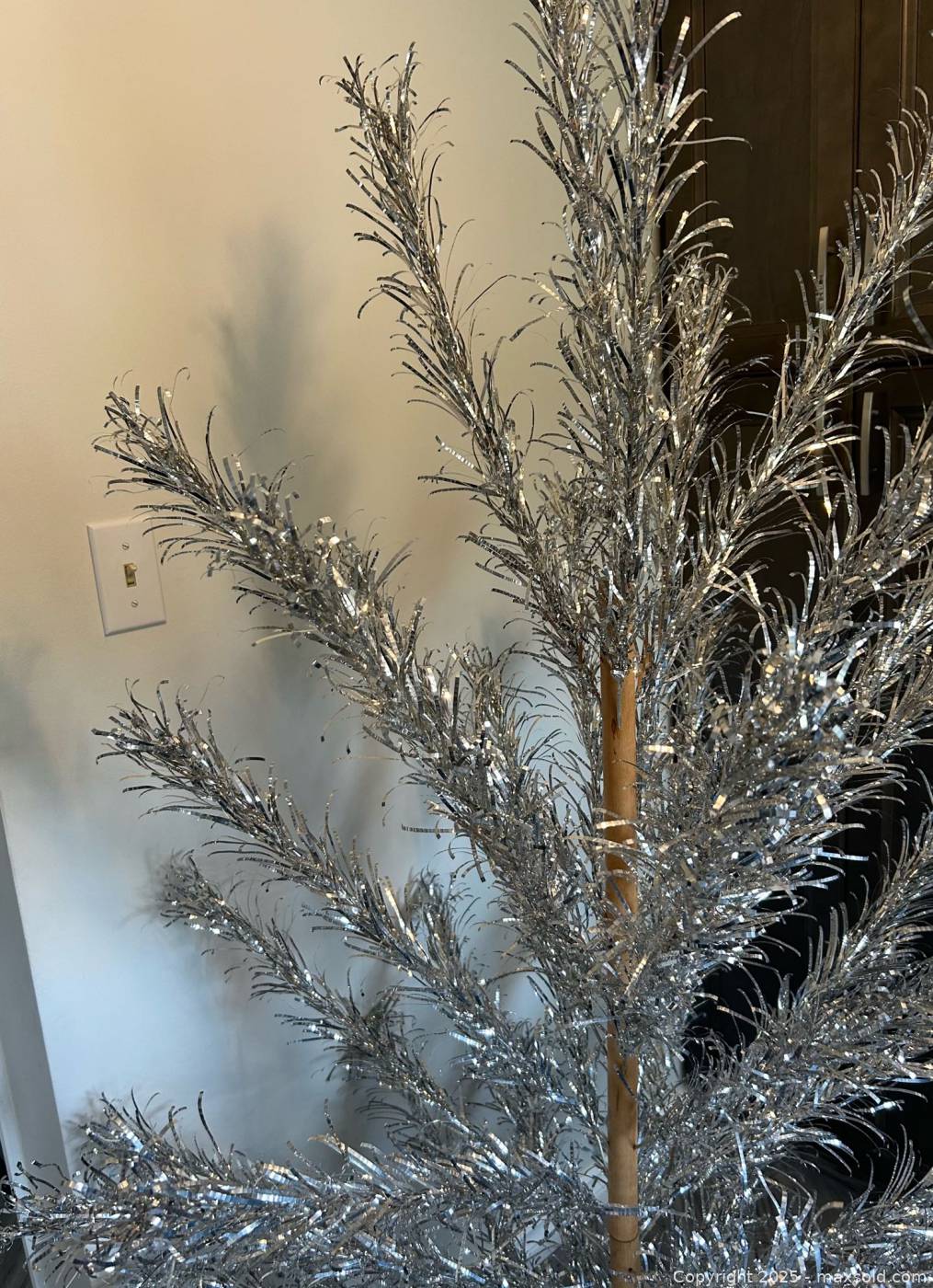 Evergleam 6-Foot Aluminum Christmas Tree | Maxsold