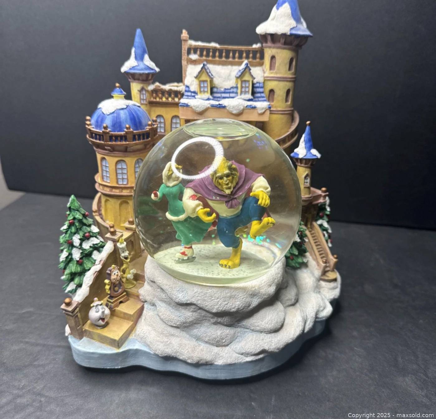 Beauty And The Beast Snowglobenull