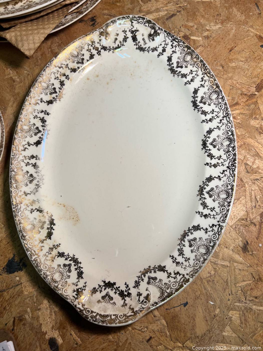 Rosenthal black and white dinnerware 37-piece set | Maxsold