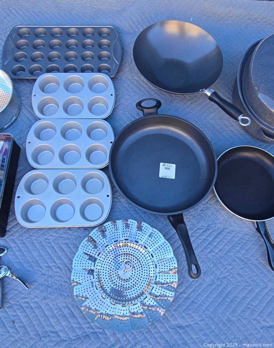 Cookware and Bakeware Assortment 13-Piece | Maxsold