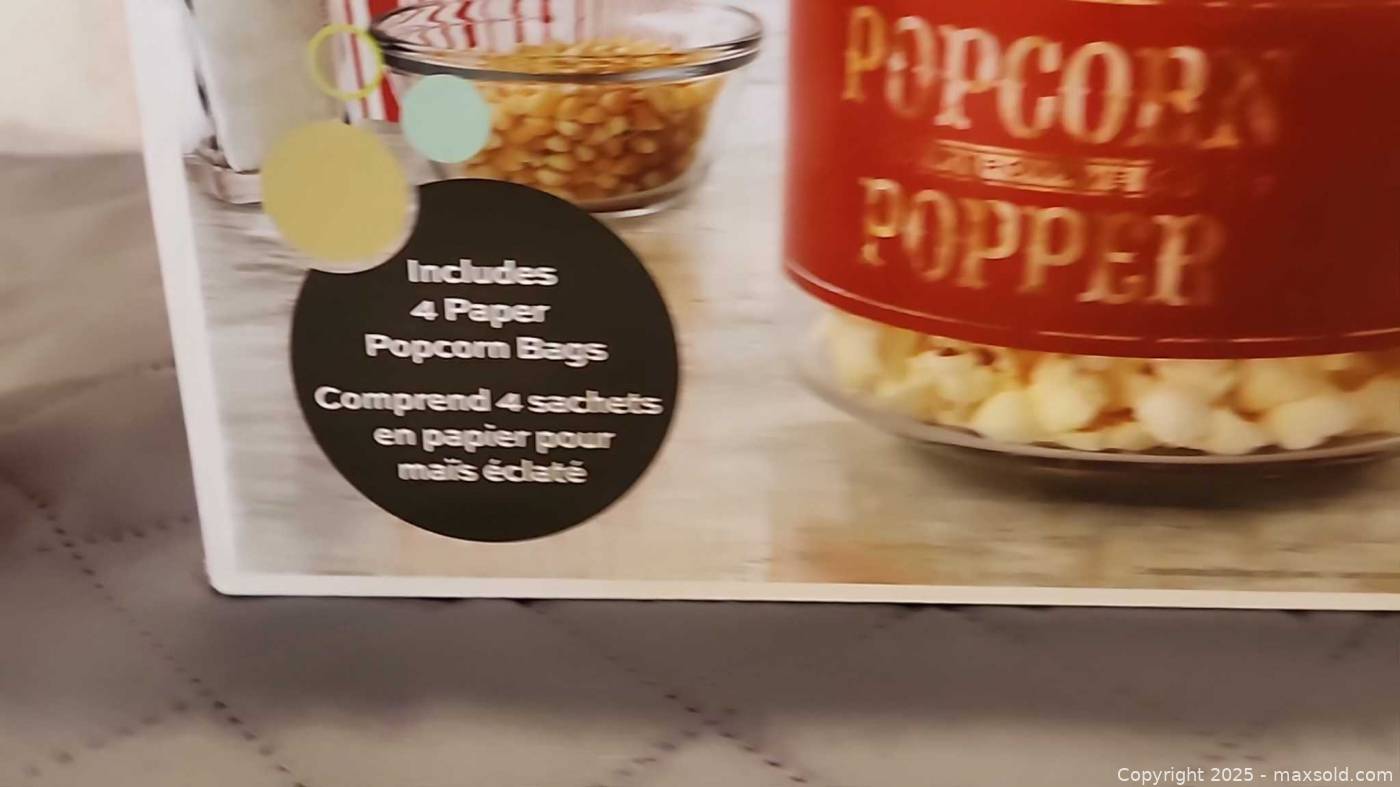 Two new microwave popcorn popper sets | Maxsold
