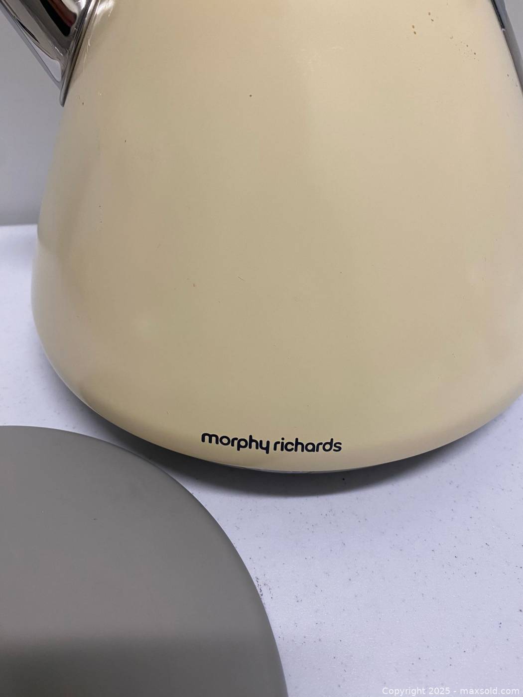 Morphy Richards cream electric kettle | Maxsold