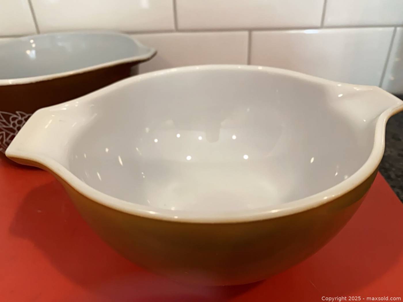 Pyrex brown Cinderella mixing bowls | Maxsold