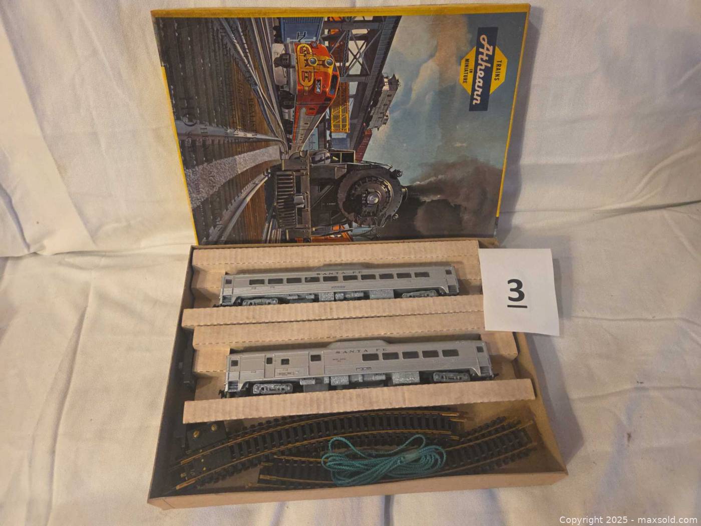 Athearn Rdc Athearn Santa Fe RDC passenger railcars powered and dummy plus track ...