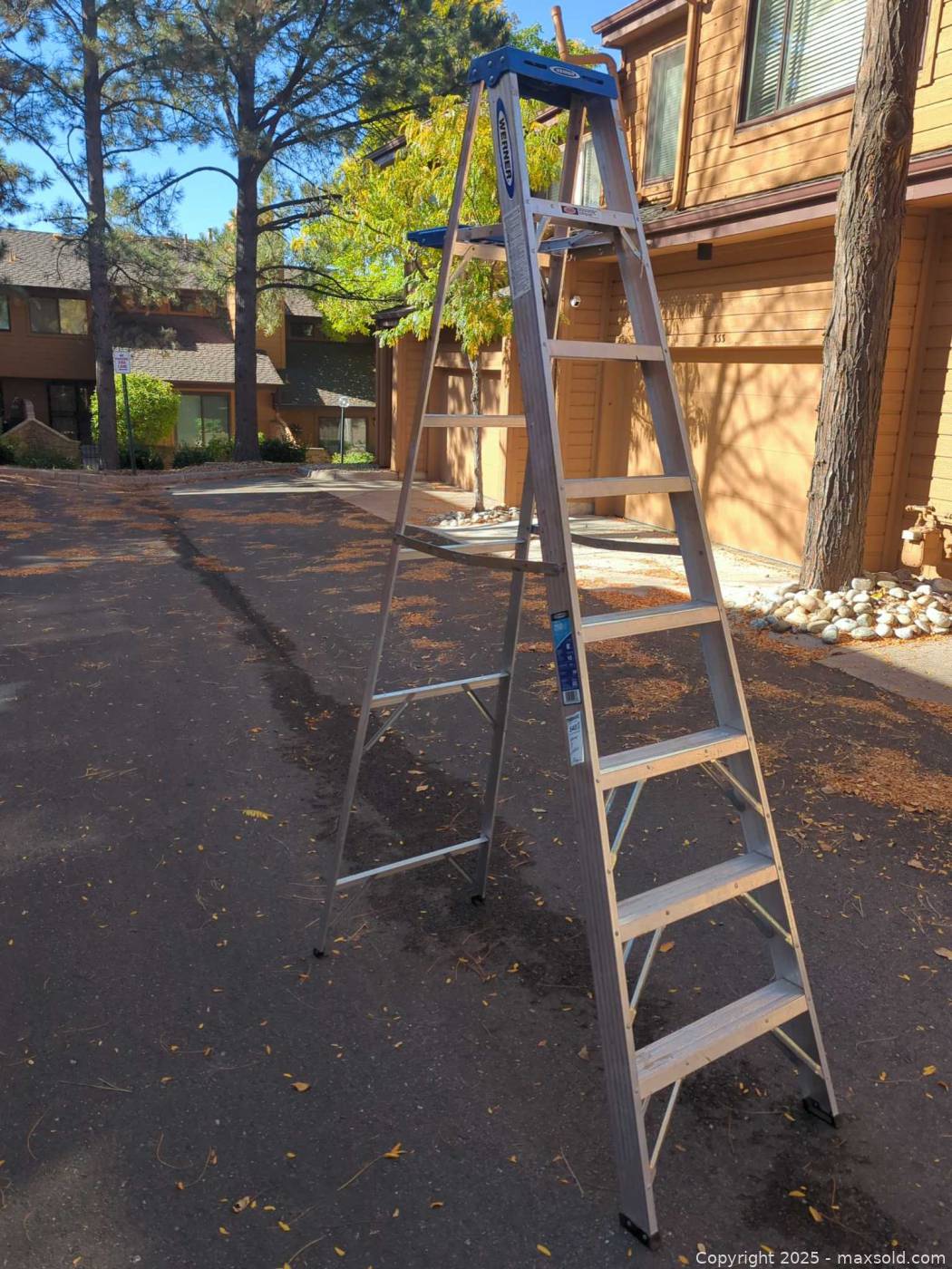 Re Ladder Werner 8 ft aluminum A-frame ladder | Maxsold