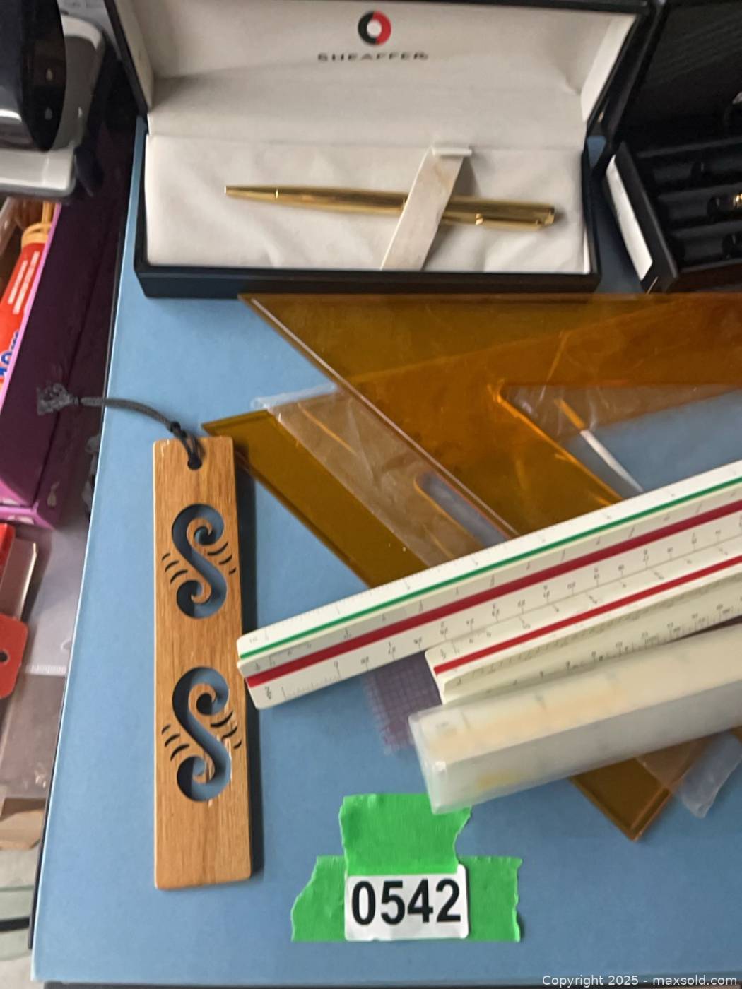 Drafting rulers, set squares, two boxed pens, batteries, portfolio case ...