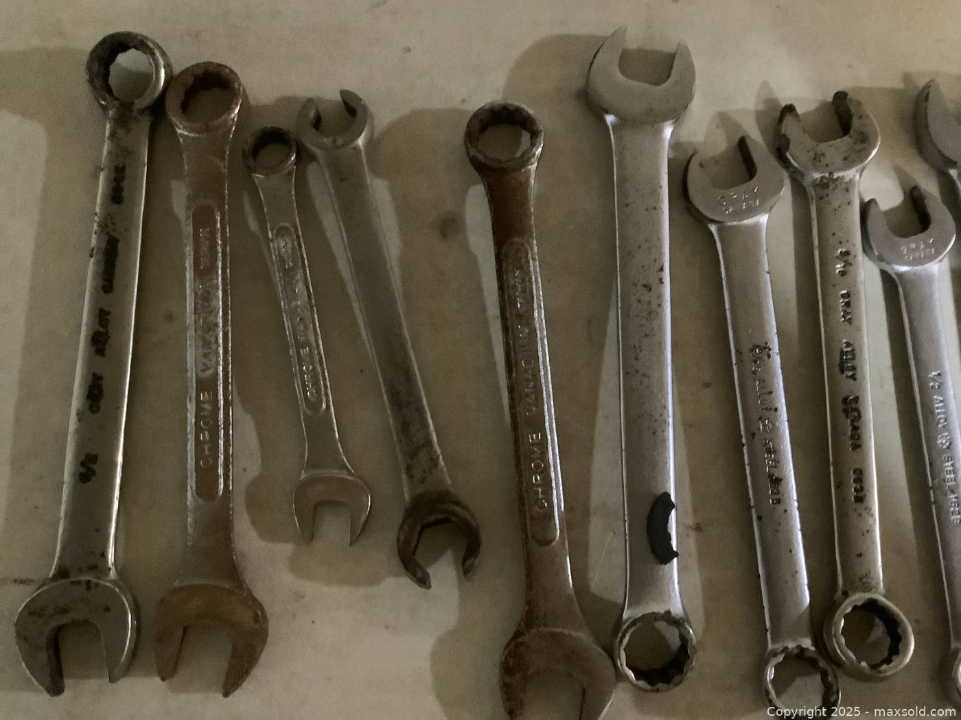 Large Assortment Hand Tools | Maxsold