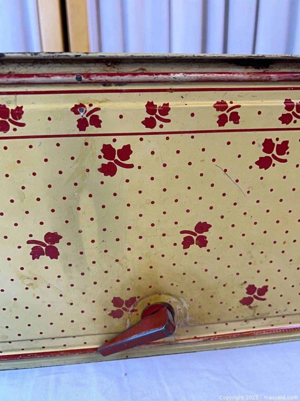 Vintage Empeco metal breadpie storage box Maxsold